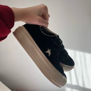 Black platform CONVERSE one star. Size Women’s 7.5